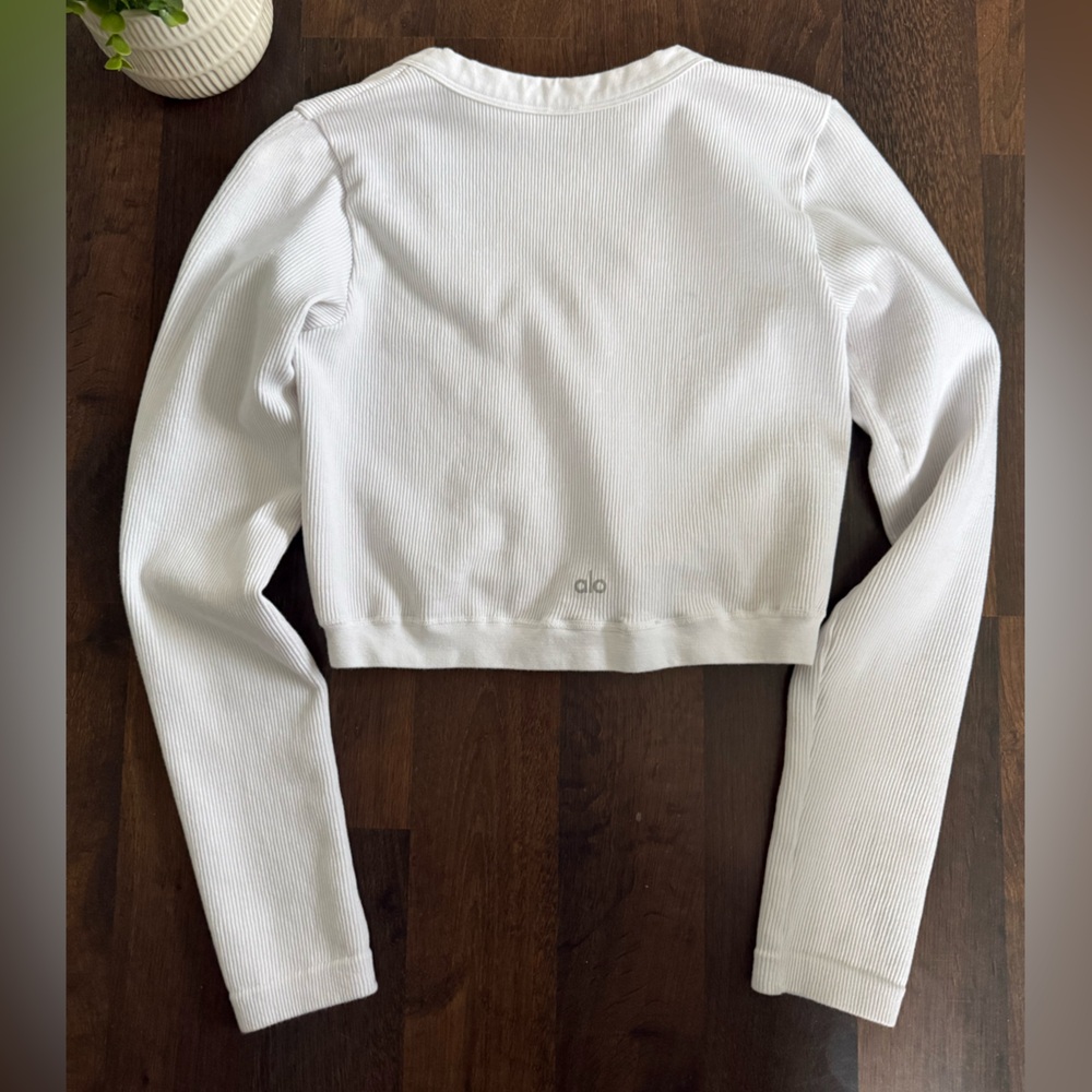 ALO Yoga Seamless Ribbed Cropped Serene Long Sleeve - Picture 3 of 11